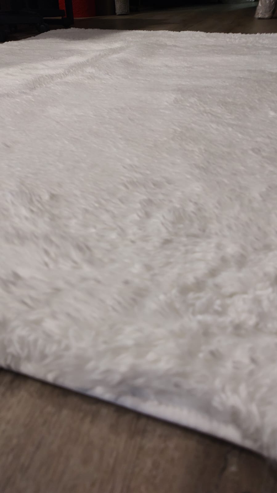 WhatsApp Image 2026-05-22 at 8.38.06 AM Alfombra Alpaca lisa blanca 1.40 x 2.00 - Imagen 1