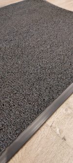 Felpudo de rulo con borde antitropiezo 1.20 x 0.80 gris oscuro - Imagen 2